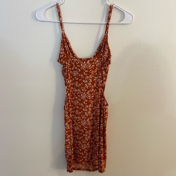 Dress - Picture 4 of 4